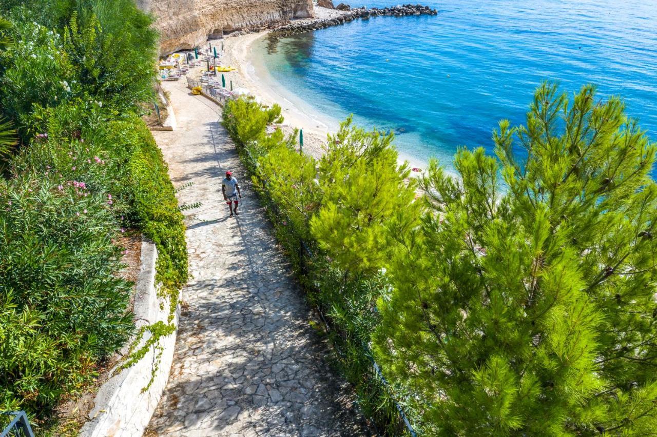 Villaggio Baia Del Monaco Manfredonia Exteriör bild
