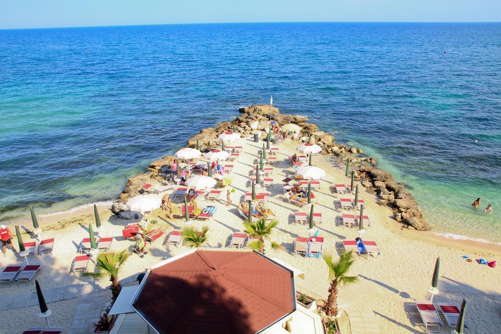 Villaggio Baia Del Monaco Manfredonia Exteriör bild