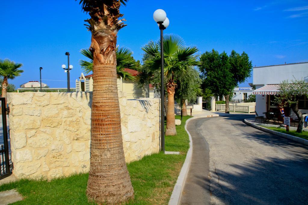 Villaggio Baia Del Monaco Manfredonia Exteriör bild